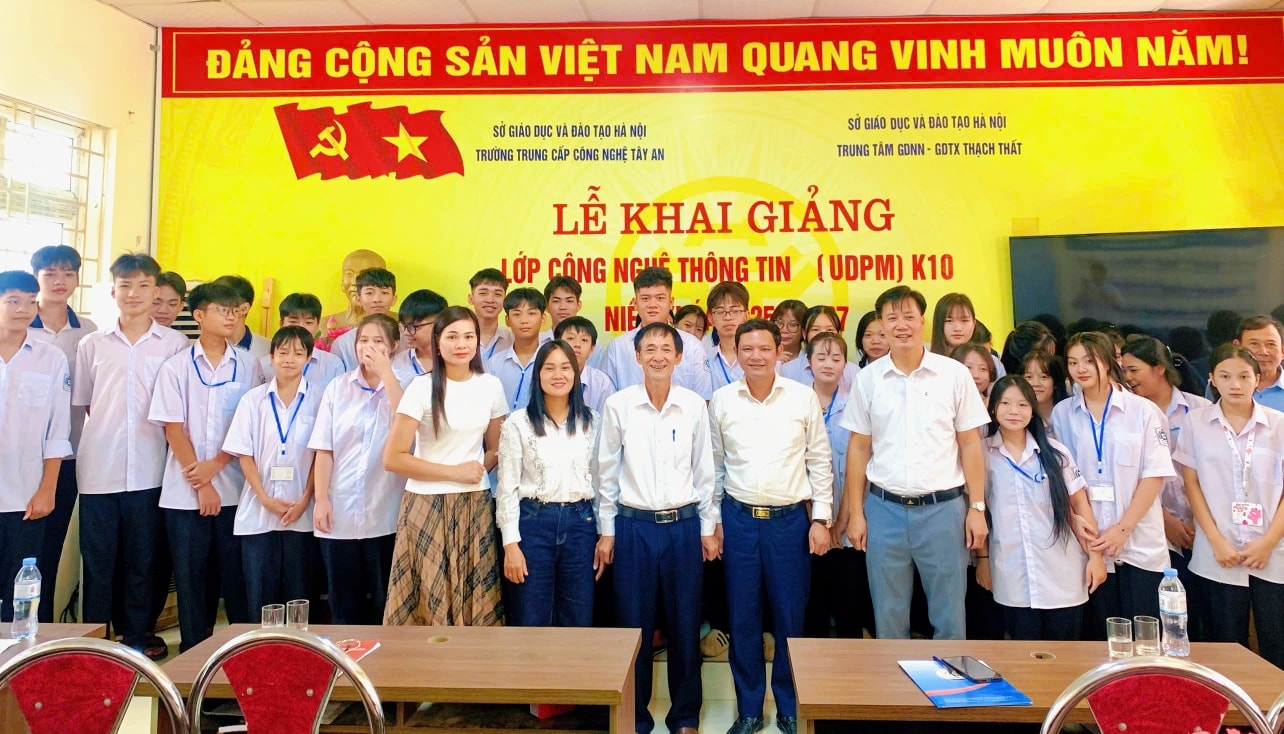 KHAI GIẢNG ĐỢT 1 CÁC LỚP TRUNG CẤP NGHỀ NĂM HỌC 2025 – 2026  & HƯỞNG ỨNG TUẦN LỄ HỌC TẬP SUỐT ĐỜI NĂM 2025 
