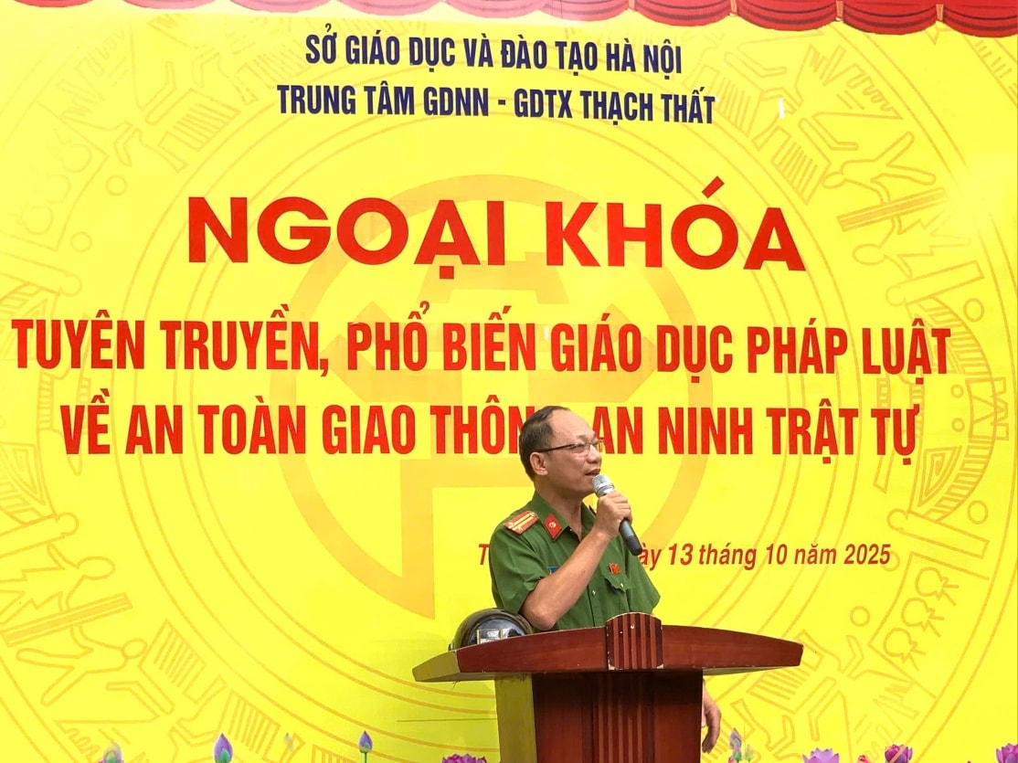 TUYÊN TRUYỀN, PHỔ BIẾN GIÁO DỤC PHÁP LUẬT VỀ AN TOÀN GIAO THÔNG, AN NINH TRẬT TỰ