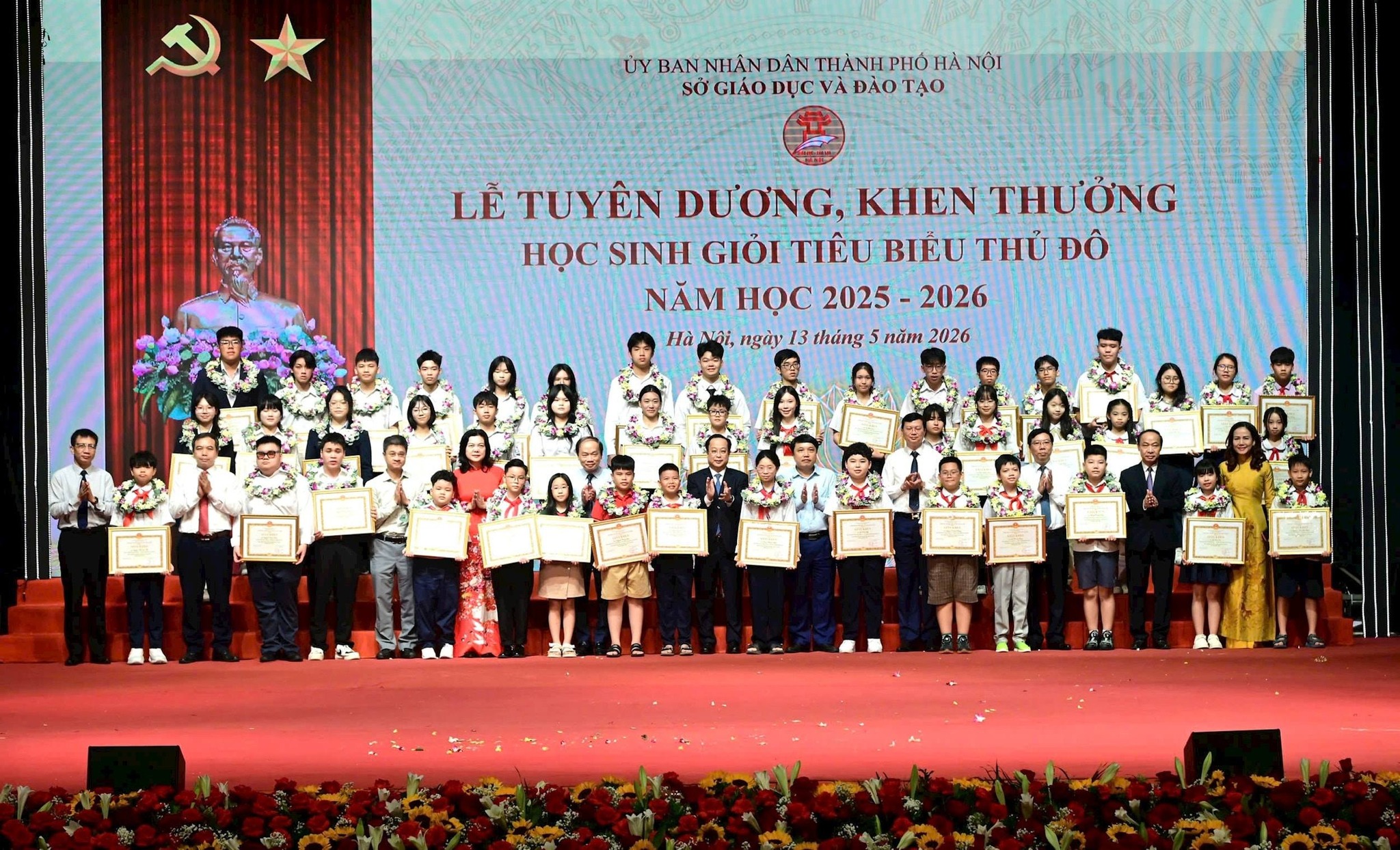 VINH DANH HỌC SINH TIÊU BIỂU THỦ ĐÔ