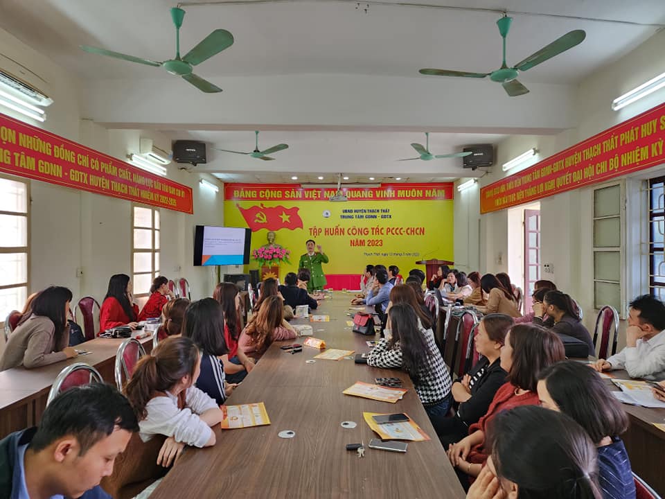 Tuyên truyền phòng cháy, chữa cháy tại Trung tâm GDNN-GDTX huyện Thạch Thất